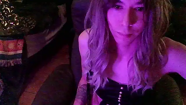 Snapshot of crystalxh chatting on 25, 10, 2025 crystalxh online show from 25, 10, 2025