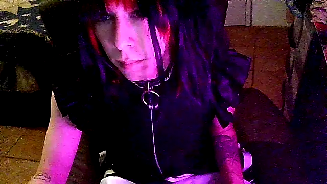 Snapshot of crystalxh chatting on 31, 10, 2025 crystalxh online show from 31, 10, 2025