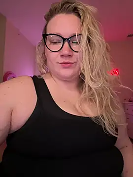 PiggyRose online show from 19, 3, 2025