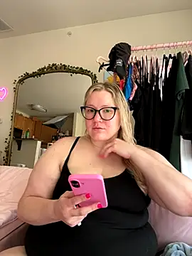 PiggyRose online show from 19, 10, 2025