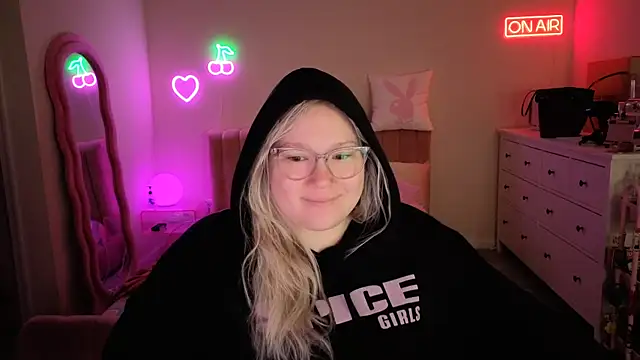 PiggyRose online show from 21, 12, 2025