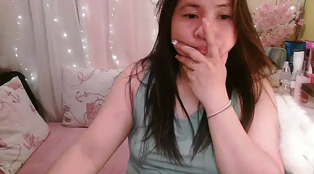 Snapshot of OhmyPinay chatting on 26, 1, 2025 OhmyPinay online show from 26, 1, 2025