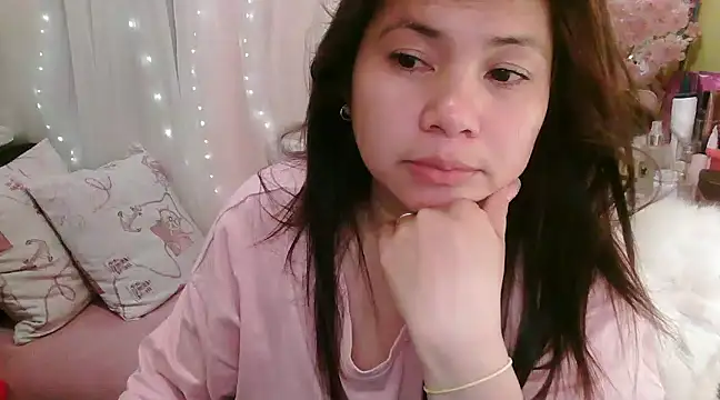 Snapshot of OhmyPinay chatting on 27, 1, 2025 OhmyPinay online show from 27, 1, 2025