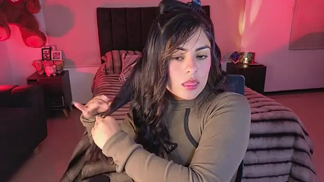 Catalinaa martinez online show from 7, 6, 2026