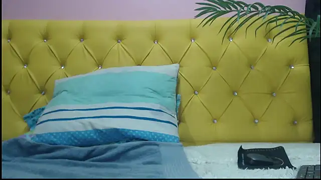 Snapshot of oso_dirty_ chatting on 15, 12, 2024 oso dirty  online show from 15, 12, 2024