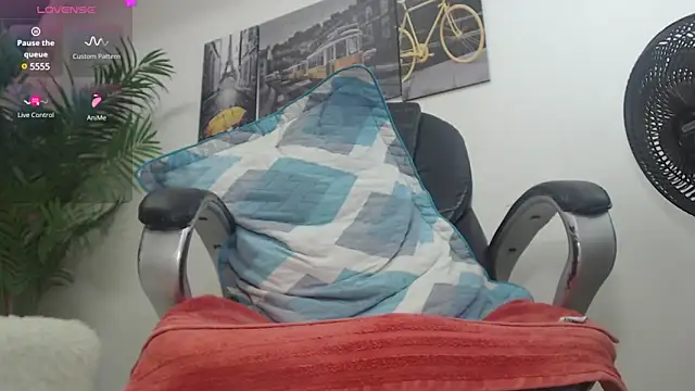 Snapshot of oso_dirty_ chatting on 1, 3, 2025 oso dirty  online show from 1, 3, 2025