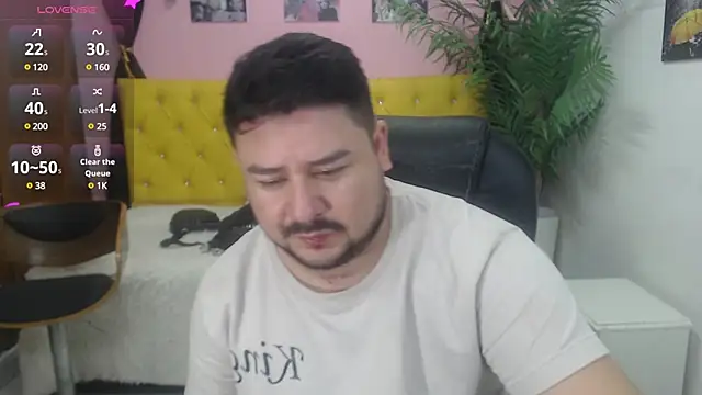 Snapshot of oso_dirty_ chatting on 2, 3, 2025 oso dirty  online show from 2, 3, 2025