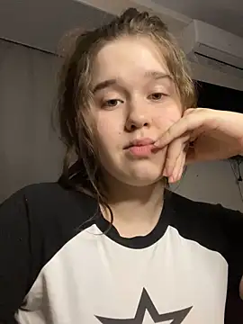 HornyGirlH online show from 31, 1, 2025