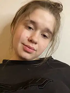 HornyGirlH online show from 1, 3, 2025