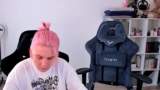 hotblonds online show from 22, 9, 2025