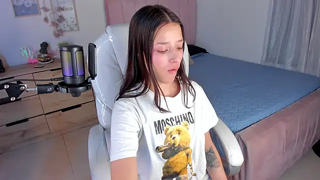 Amaia Daniells online show from 25, 2, 2025