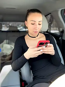 YOUR-KARINA online show from 13, 3, 2026