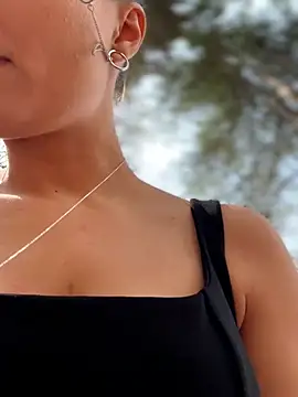 YOUR-KARINA online show from 31, 3, 2026