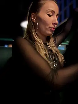 YOUR-KARINA online show from 17, 4, 2026