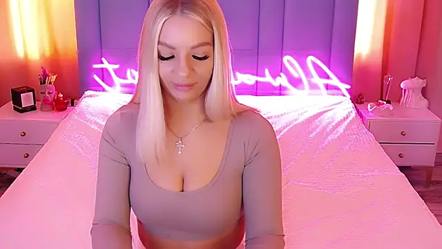 AllwaysHotJ online show from 8, 2, 2025