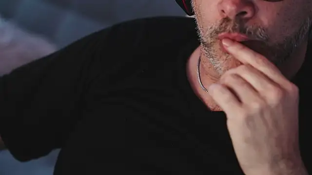 Sanders White online show from 26, 2, 2025