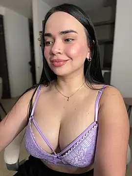 Snapshot of GeorginaJones chatting on 21, 1, 2025 GeorginaJones online show from 21, 1, 2025