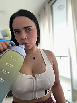 Snapshot of GeorginaJones chatting on 2, 2, 2025 GeorginaJones online show from 2, 2, 2025