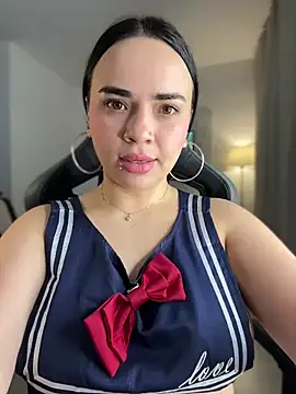 Snapshot of GeorginaJones chatting on 2, 3, 2025 GeorginaJones online show from 2, 3, 2025