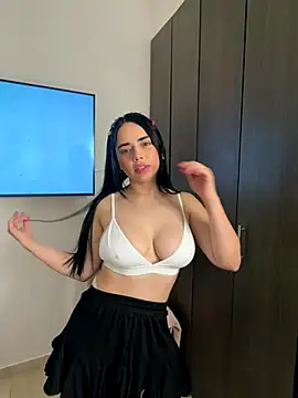 Snapshot of GeorginaJones chatting on 2, 10, 2025 GeorginaJones online show from 2, 10, 2025