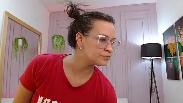 Britney taylor  online show from 27, 12, 2024