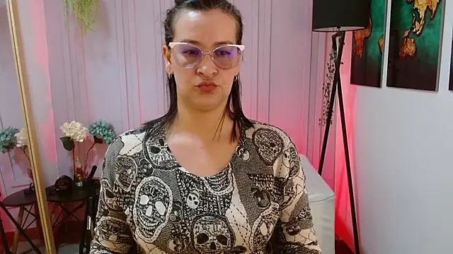 Britney taylor  online show from 30, 1, 2025