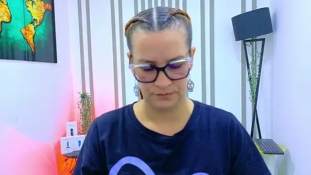 Britney taylor  online show from 21, 11, 2025