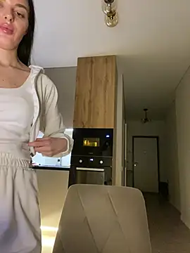 little belucci online show from 13, 1, 2026