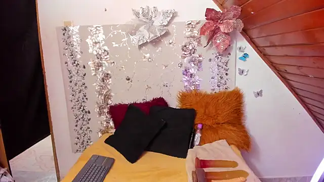 Hannaa32 online show from 11, 3, 2025