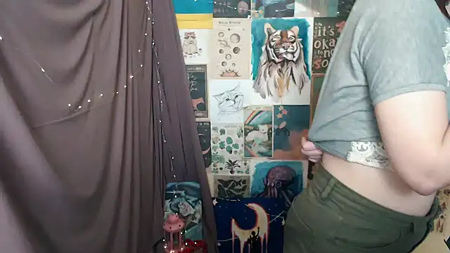 VeryVeryVeryShy  online show from 2, 2, 2025