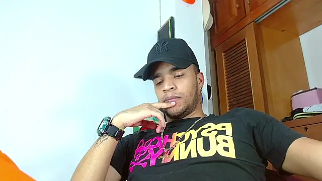 Bigcock 21cm  online show from 12, 2, 2025