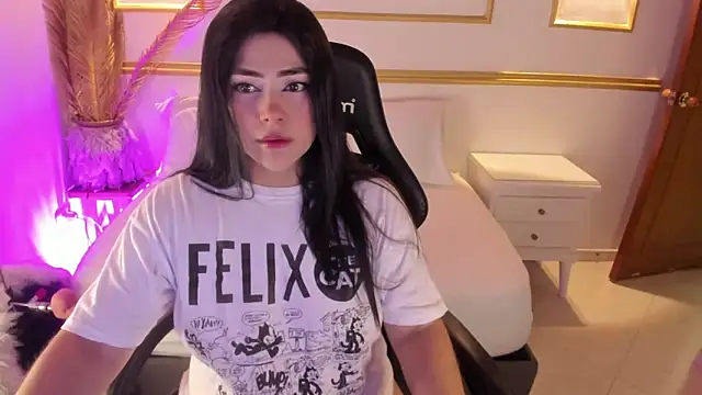 lucy26  online show from 30, 1, 2025