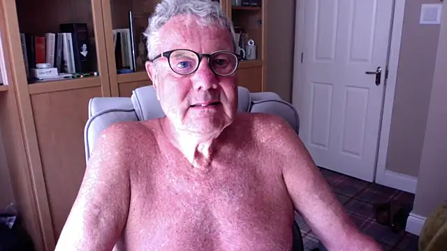 Snapshot of Oldpistolpete chatting on 25, 6, 2026 Oldpistolpete online show from 25, 6, 2026