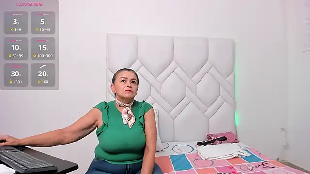 Snapshot of Mature_Hard chatting on 21, 10, 2025 Mature Hard online show from 21, 10, 2025