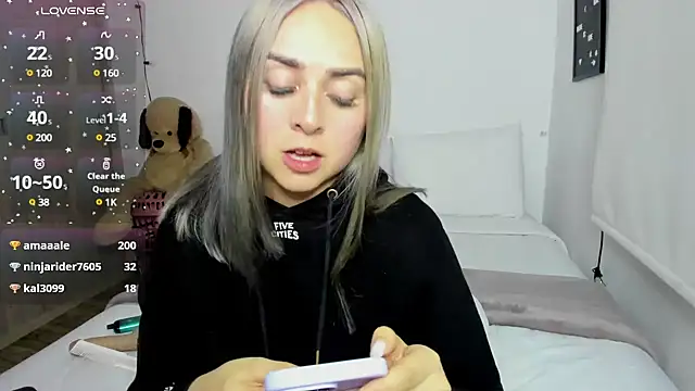 sophi mooreno online show from 2, 12, 2024