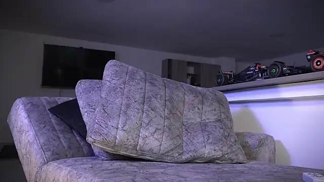 Frank Farrell online show from 5, 10, 2025