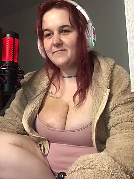 Lia-Bloom online show from 1, 2, 2025