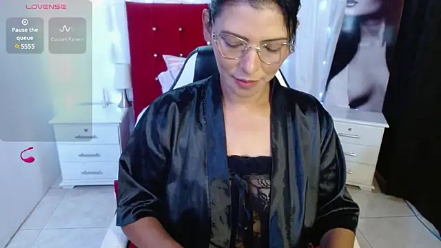 Wanda Milf online show from 18, 1, 2025