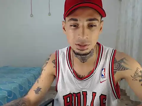 emiliano hottt online show from 5, 12, 2025