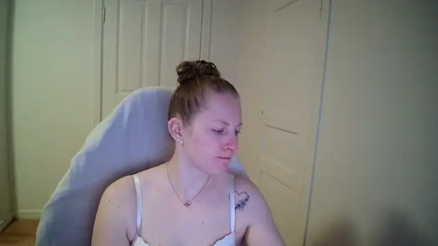 Girlnina-1995 online show from 1, 4, 2026