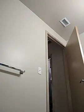 eatmeplease44 online show from 2, 3, 2025