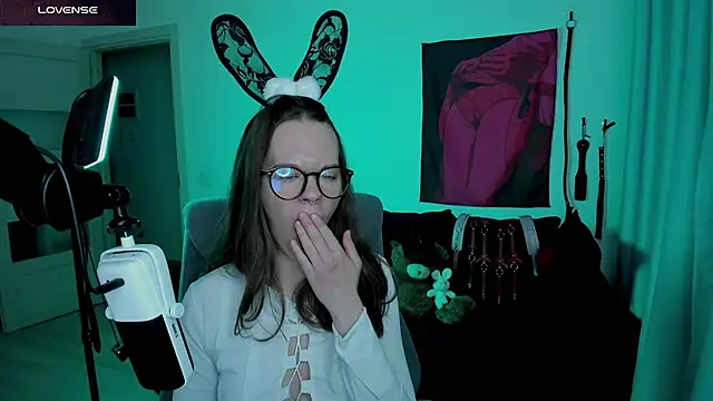 DivineBite online show from 18, 4, 2026