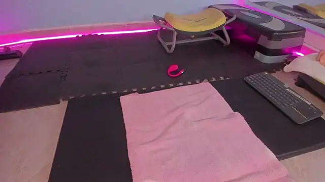 liagirl cute online show from 7, 3, 2025