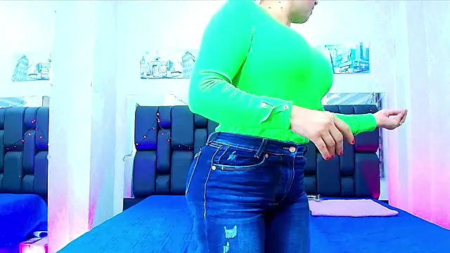  carolina fox online show from 1, 2, 2025