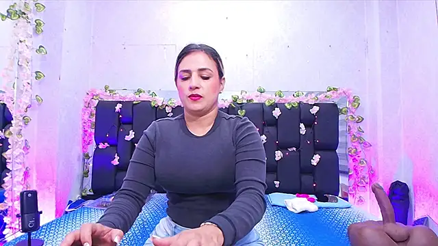  carolina fox online show from 9, 9, 2025