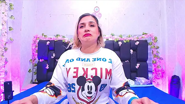  carolina fox online show from 12, 9, 2025