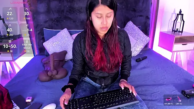 Karlagonzales  online show from 6, 11, 2025