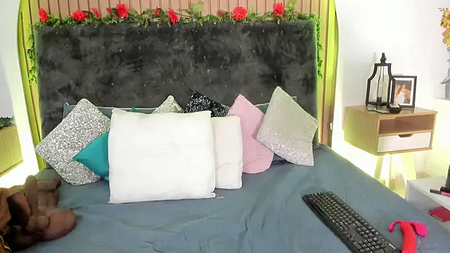 Karlagonzales  online show from 11, 3, 2026