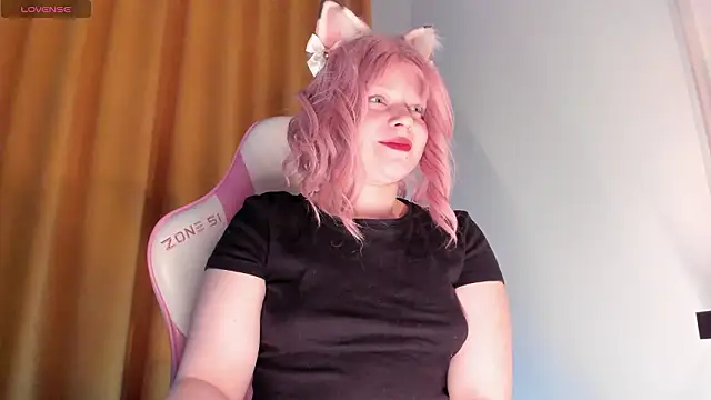 Snapshot of SueNiceeeee chatting on 3, 2, 2026 SueNiceeeee online show from 3, 2, 2026