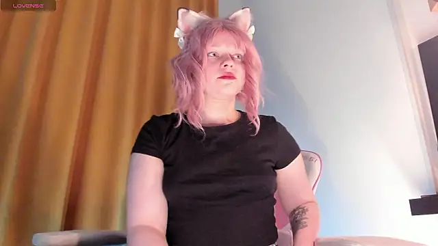 Snapshot of SueNiceeeee chatting on 3, 2, 2026 SueNiceeeee online show from 3, 2, 2026